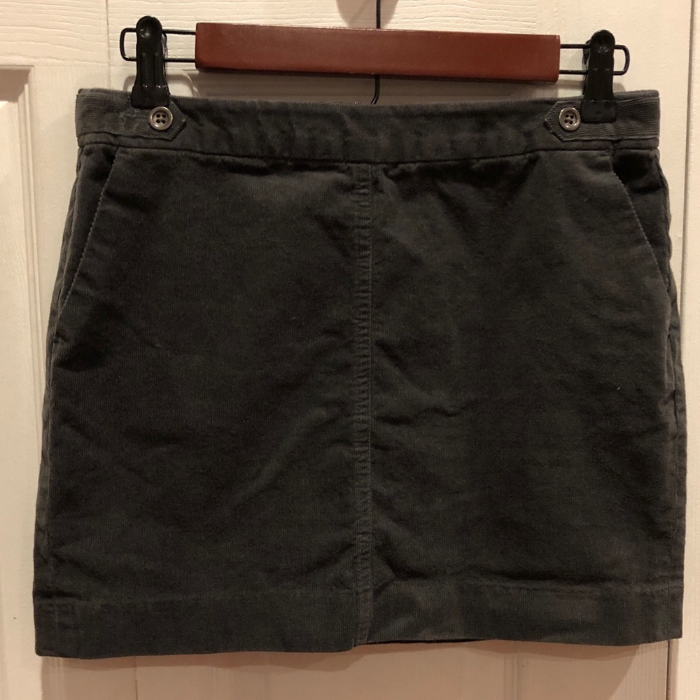 Banana Republic Gray Corduroy Mini Skirt w/Pockets